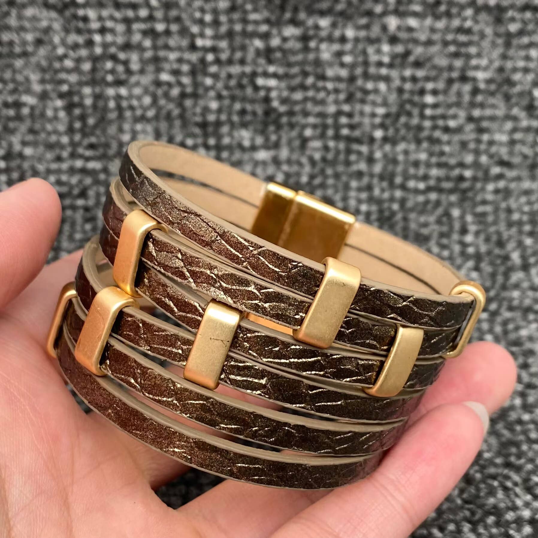 Multi Layer Leather Magnetic Buckle Bracelet MIOSF05 - LB