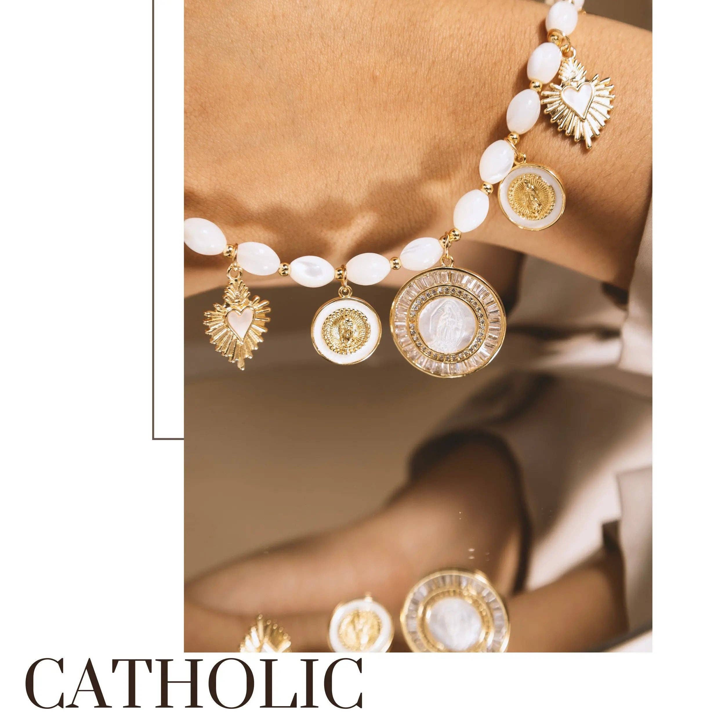 Joyería Católica: Un elegante collar de perlas para creyentes devotos