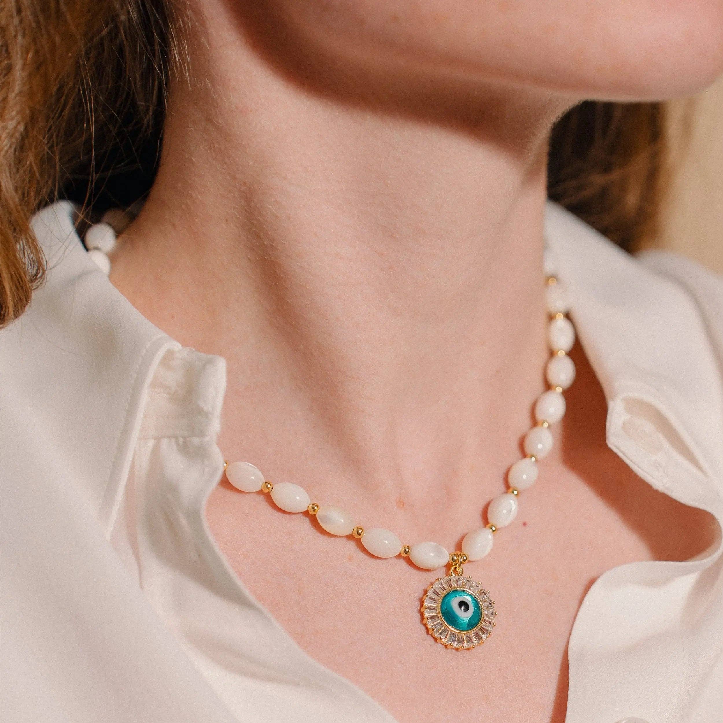 Collar de Ojo Turco, Collar de Perlas