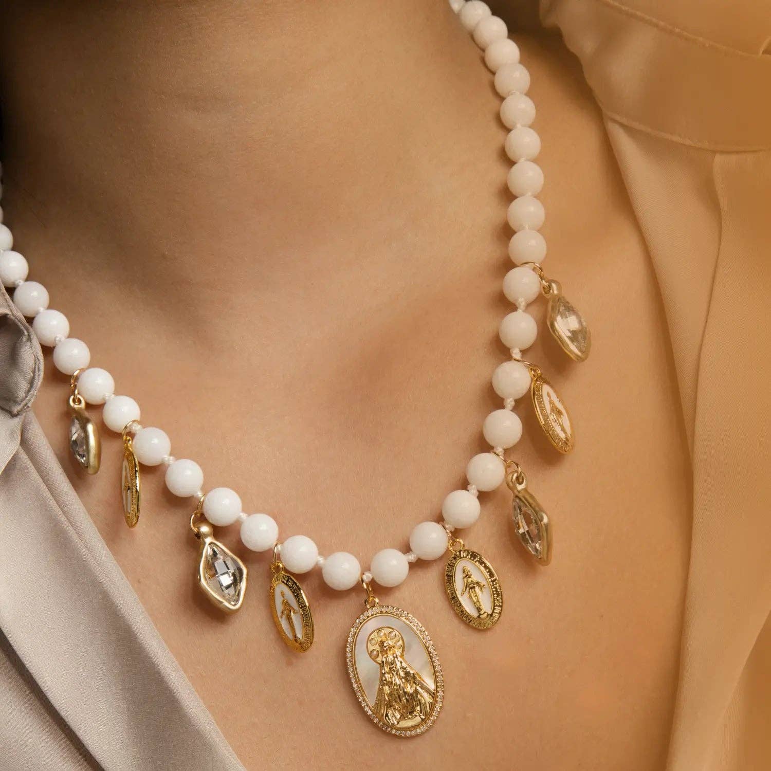 Collar de la Virgen María