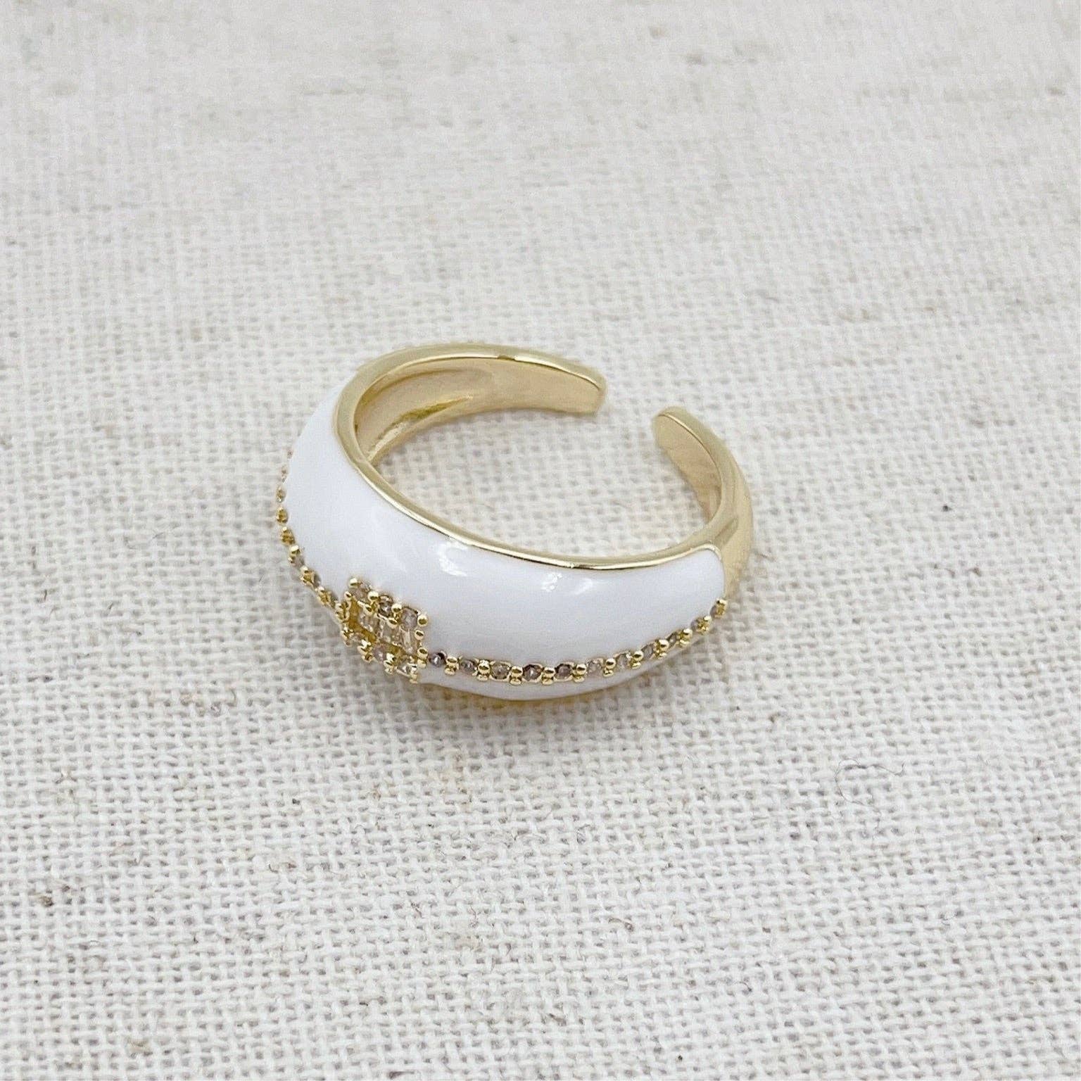 Kelly White one size