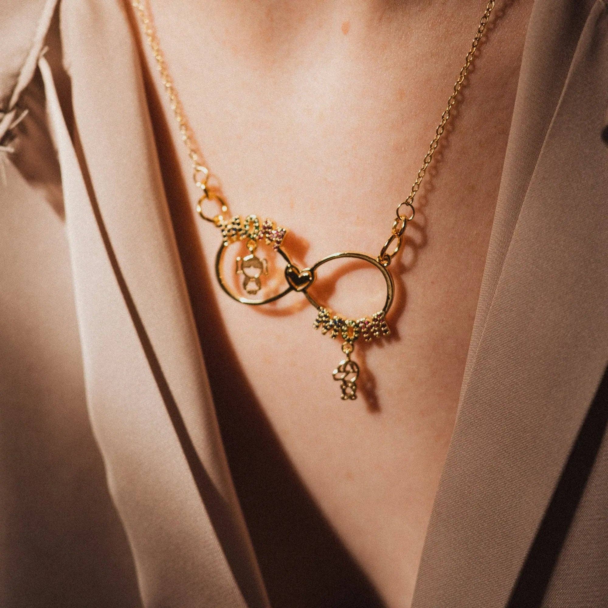 Minimalist necklace, mother and child pendant, Mother's Day gift, perfect gift for mom, handmade jewelry, gift for wife, 18K gold filled