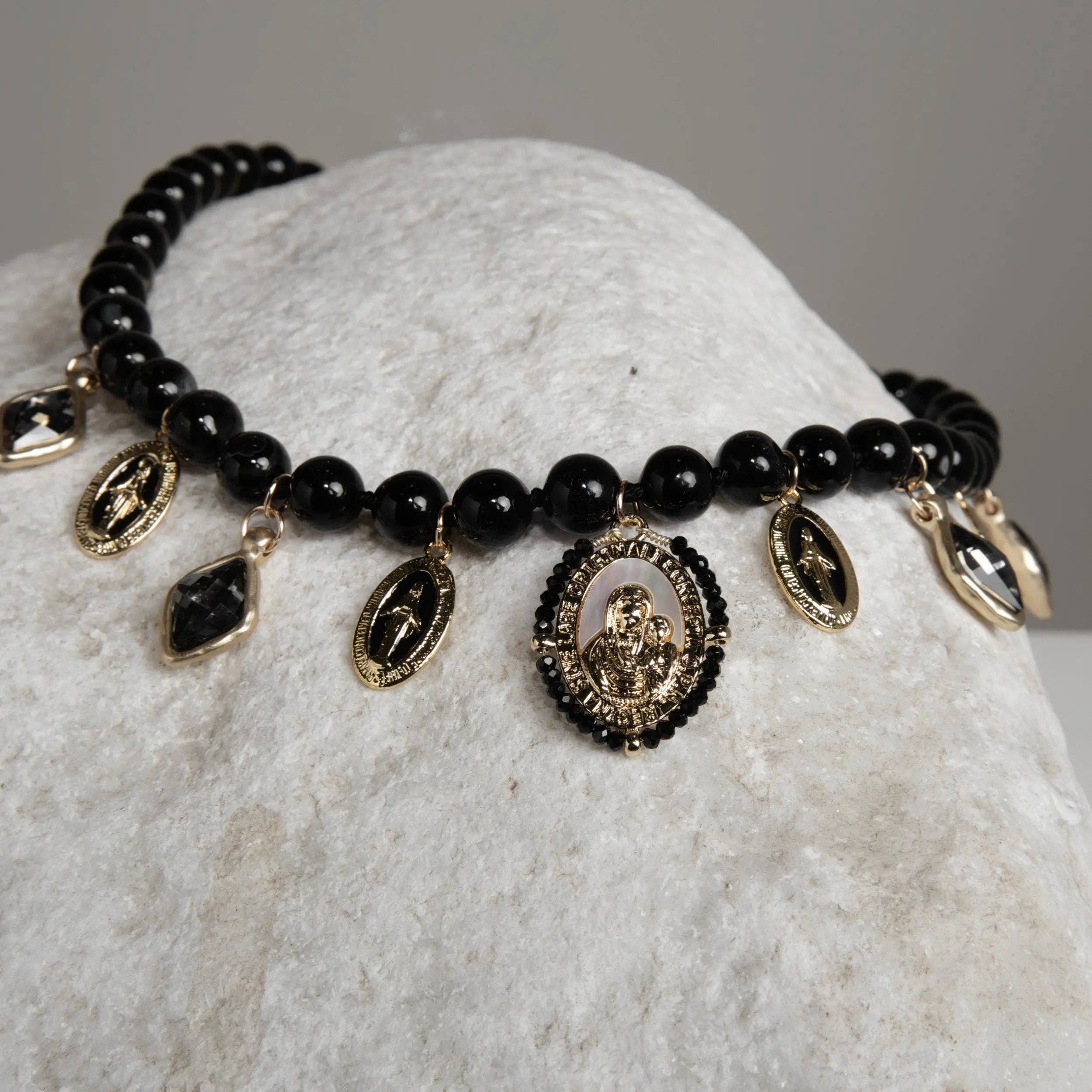 Collar de Escapulario Católico