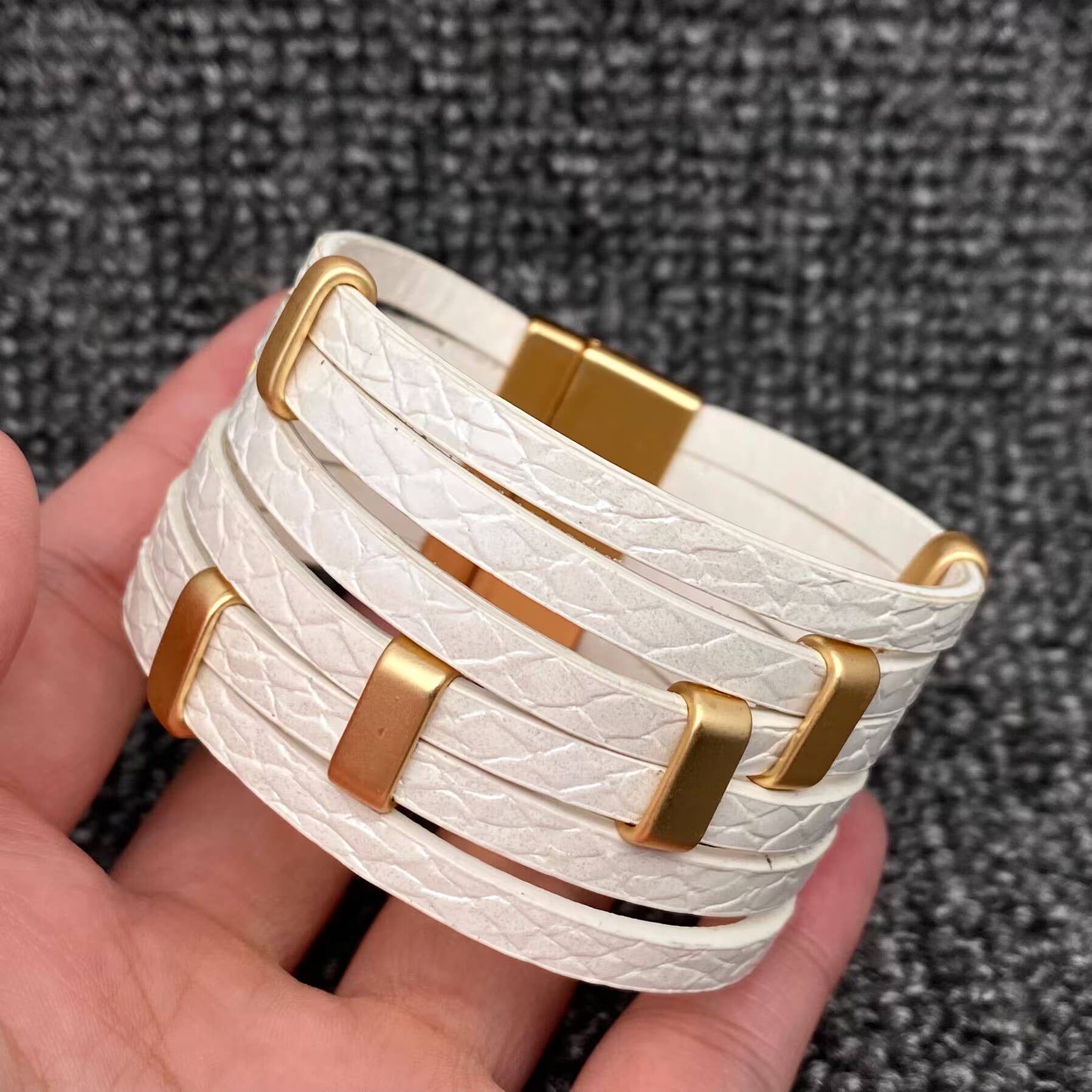 Multi Layer Leather Magnetic Buckle Bracelet MIOSF05 - LB