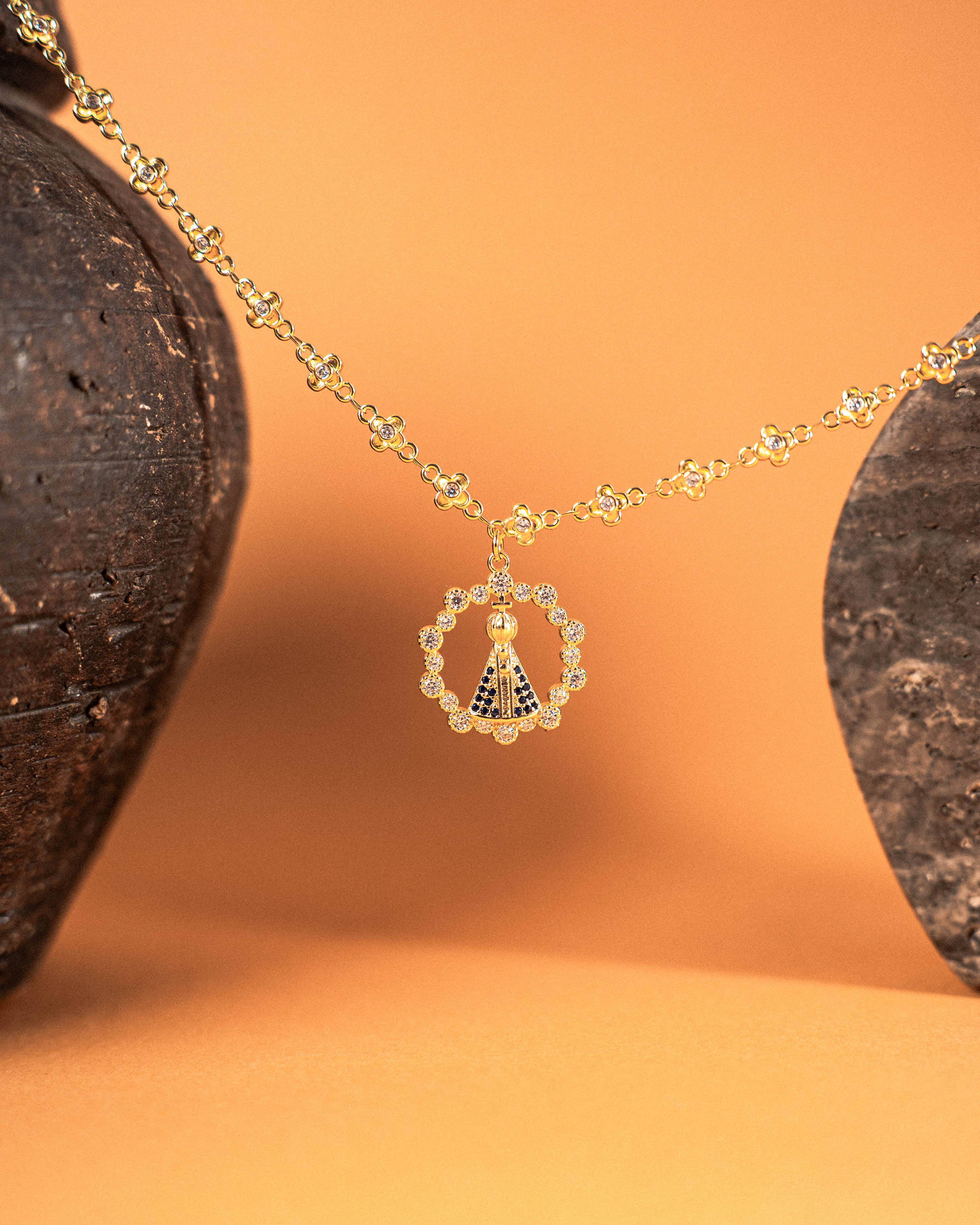 Our Lady of Fatima Necklace – Devotion and Elegance in a Sacred Jewel