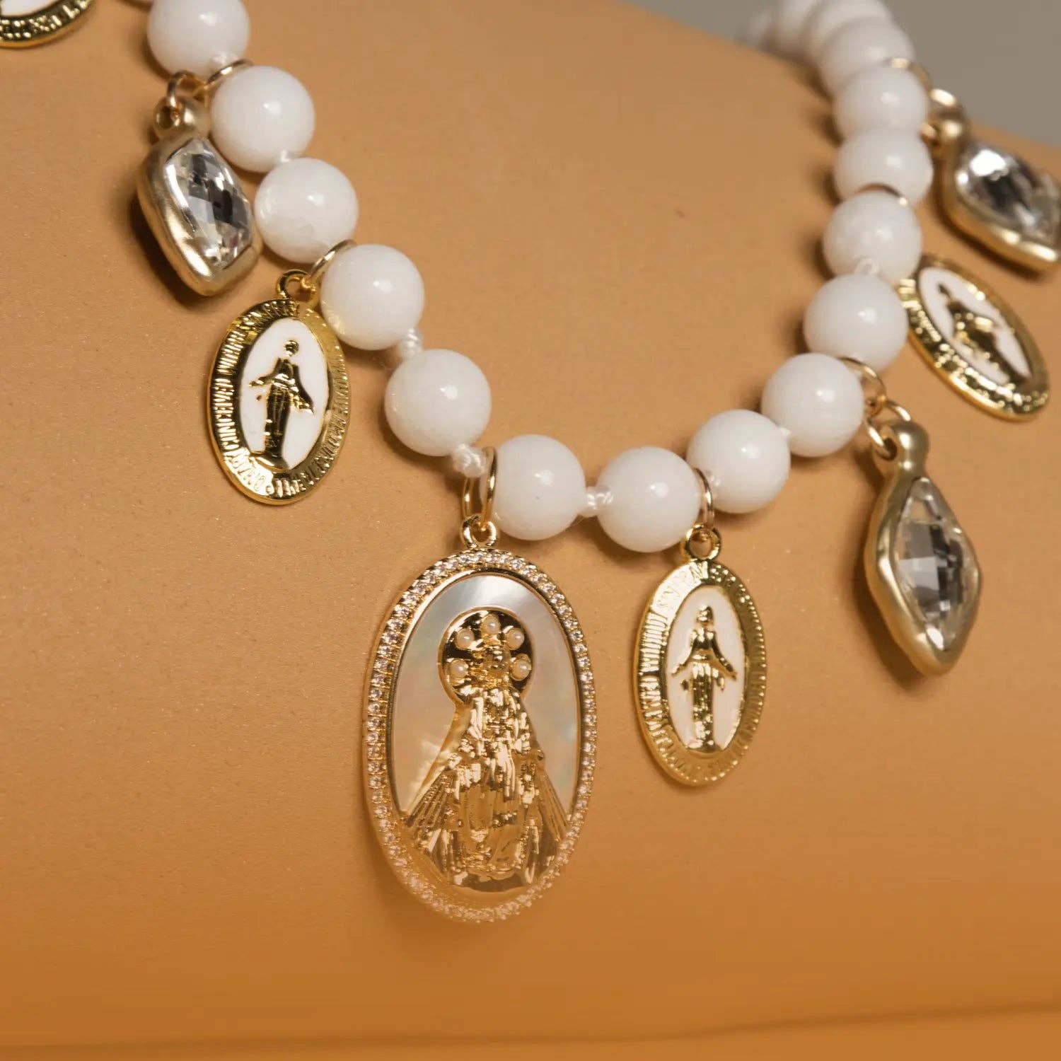 Collar de la Virgen María