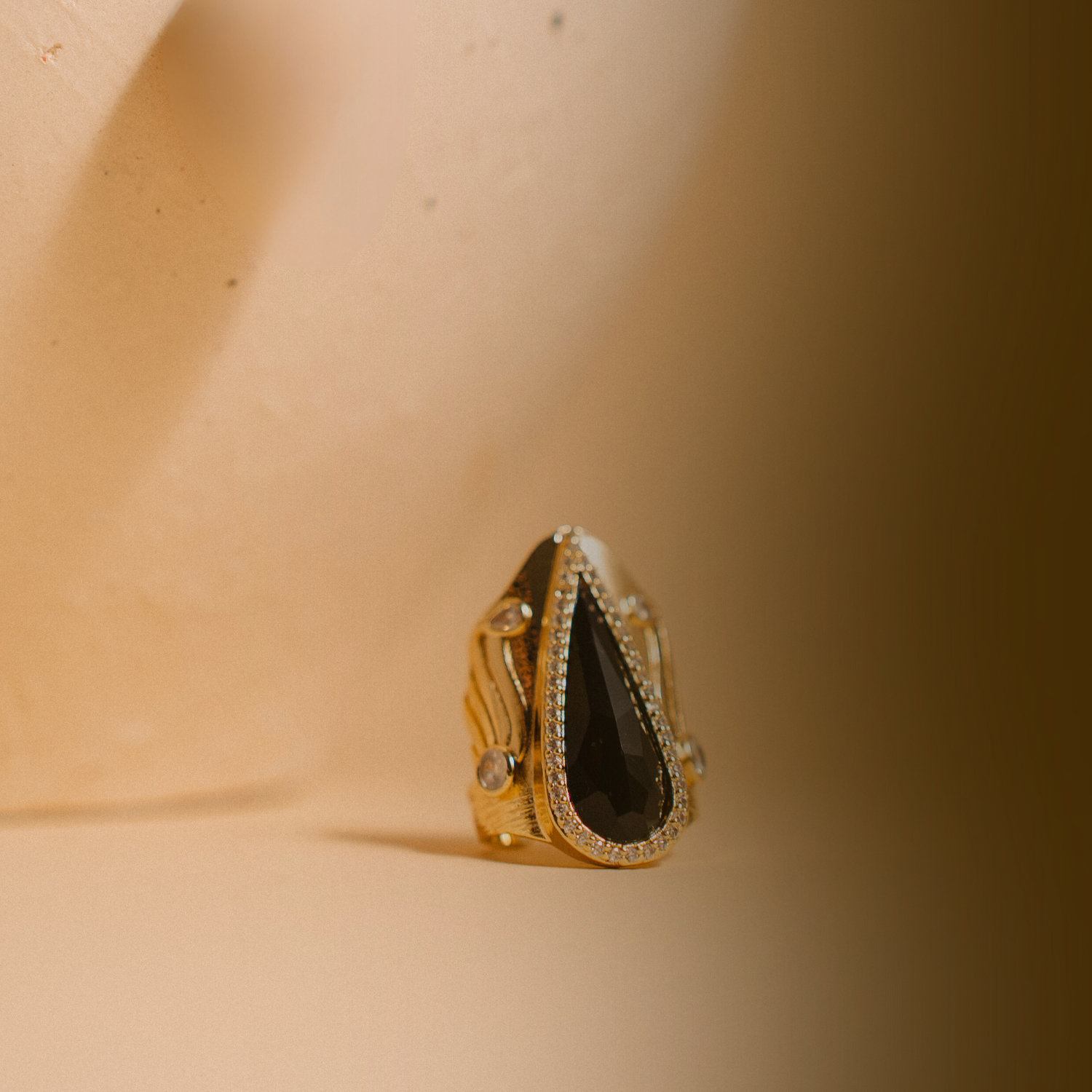 Anillo de piedra preciosa con figura-Adjustable Ring