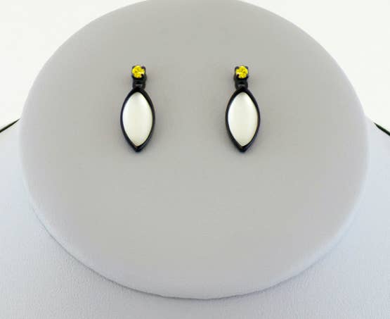 WHITE FROSTED EARRINGS-E89B-NO4