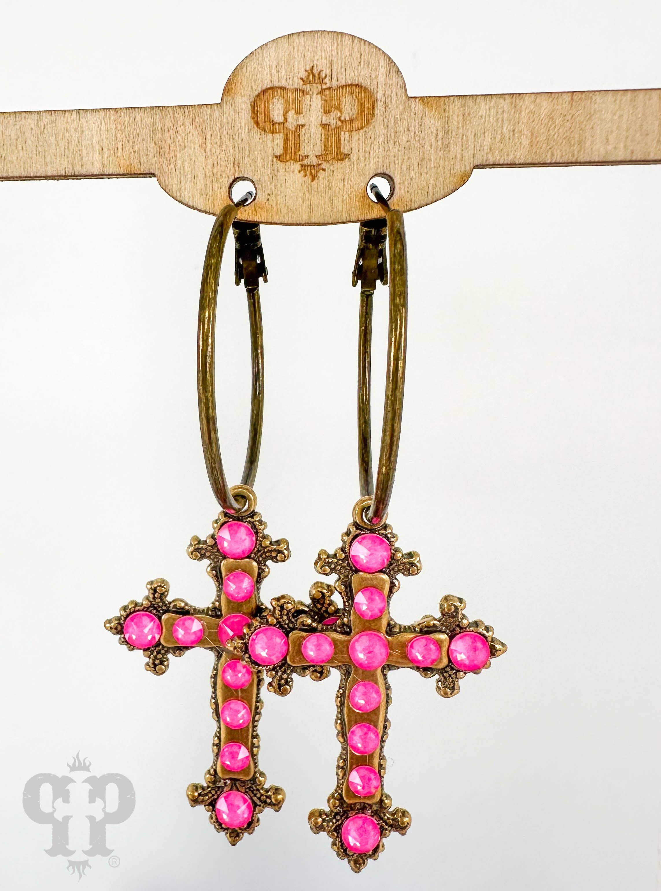 Fancy cross earring 1E663
