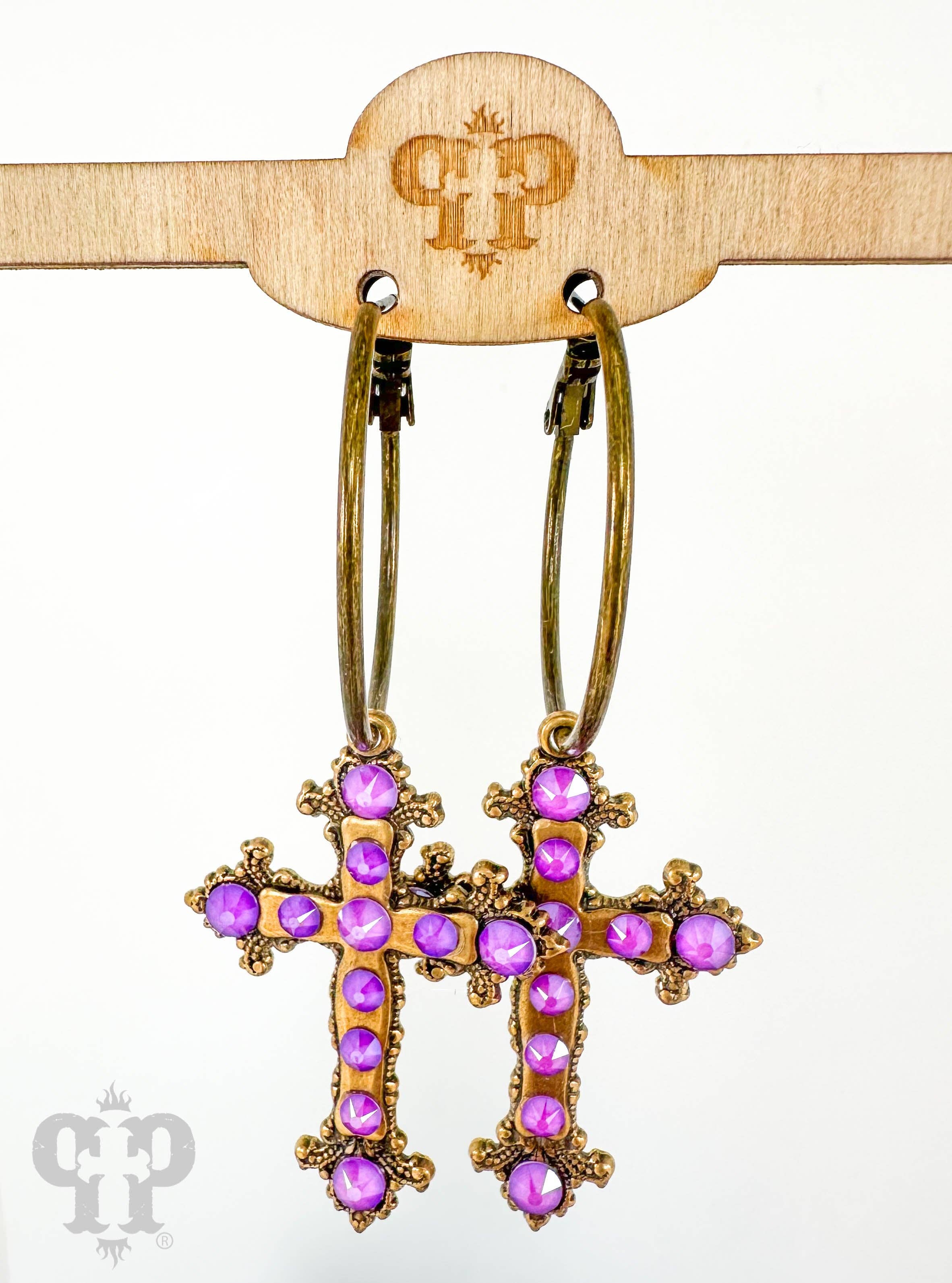 Fancy cross earring 1E663